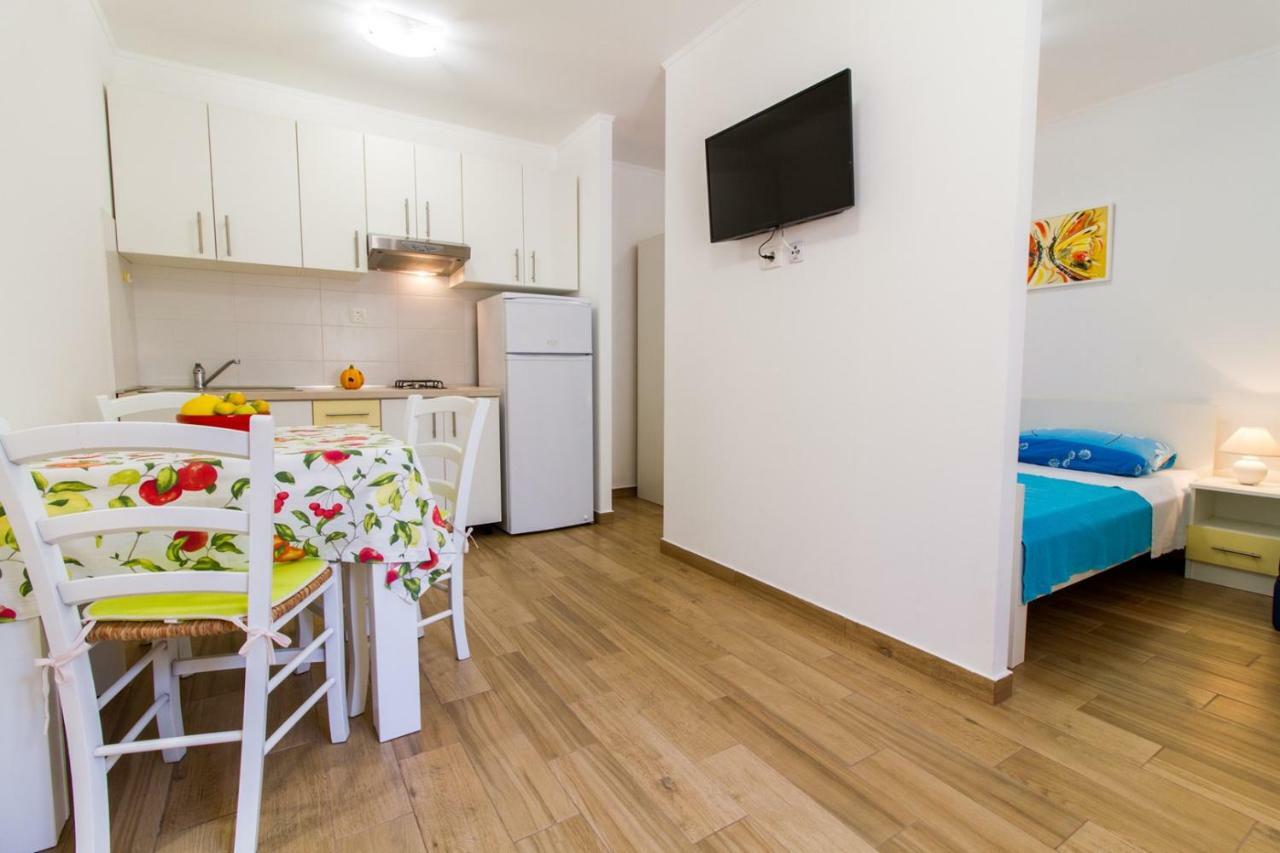 Studio Apartment Zeljka Póla Kültér fotó